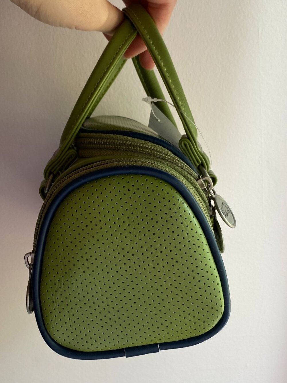 Roots - vintage mini duffle bag NWT - Picture 2 of 9